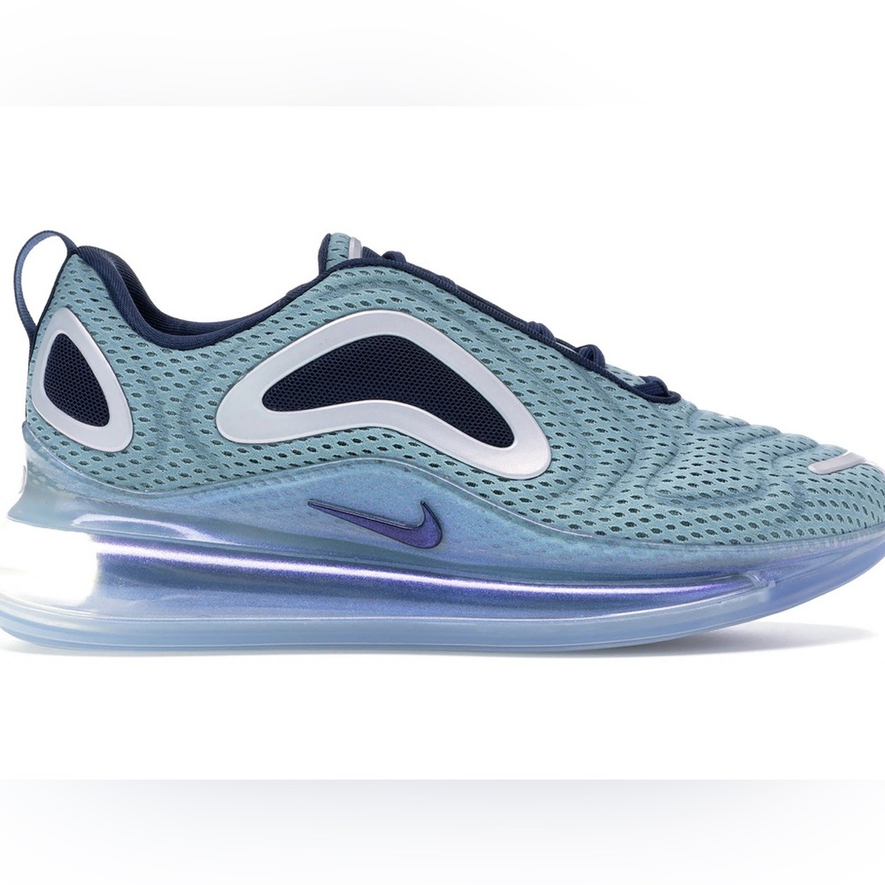 Nike Air Max 720 Northern Lights Day in Metallic Silver/Midnight Navy